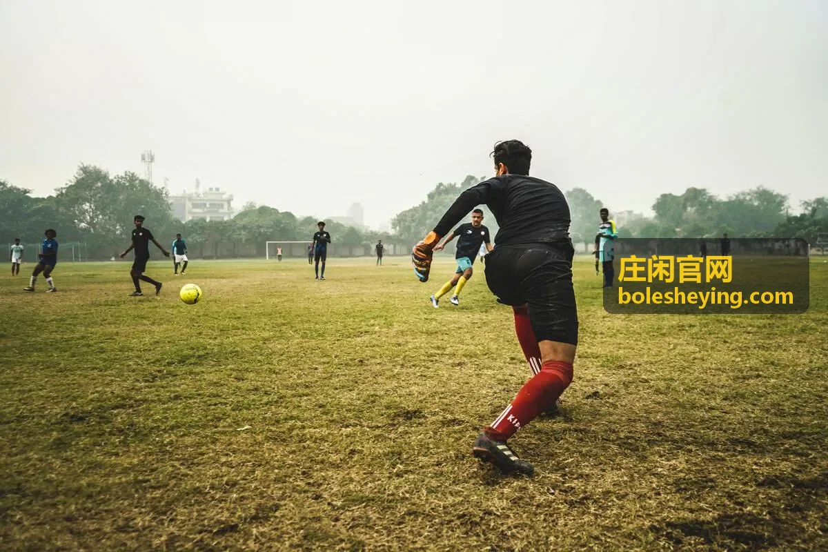 庄闲官网 幕后记录布光与工作人员现场状态